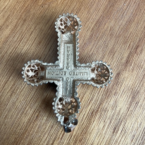 filagree Sarah Coventry Gold like cross necklace pendant - Picture 4 of 4